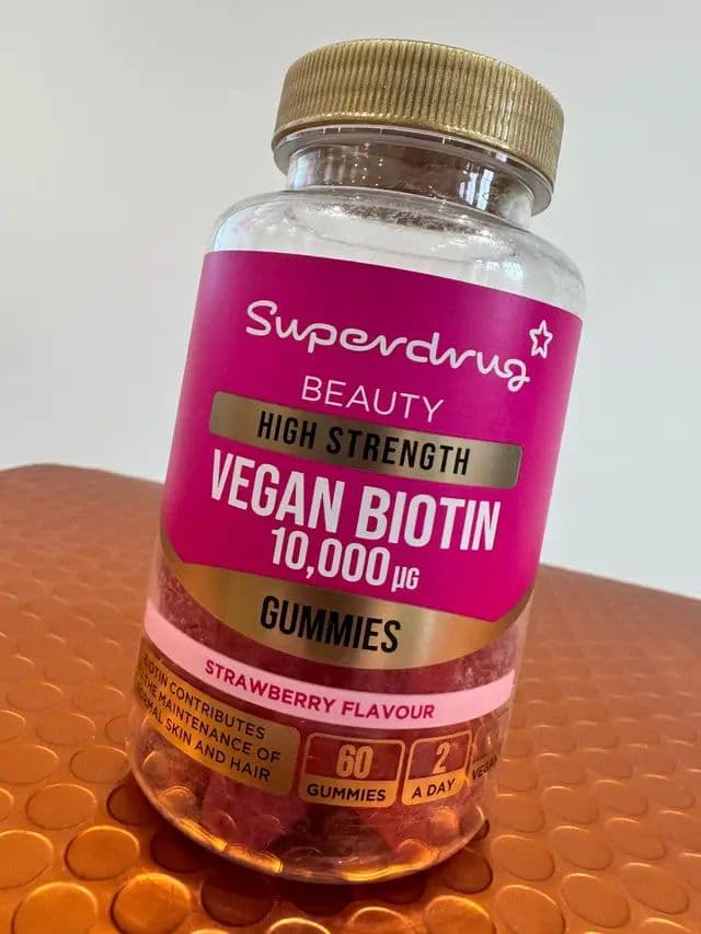 I’m grateful to have been chosen to test and review it, especially as I already take biotin regularly to help keep my hair and nails strong. I usually take tablets, so trying a gummies alternative feels exciting and a bit different for me. I honestly hadn’t considered gummies before, so I’m really curious to see how these compare. I’m hoping they’ll be a more enjoyable and tastier alternative to tablets. I’m looking forward to trying them properly and sharing my thoughts soon ✨ @Superdrug #ad #superdrugcustomercommunity #biotin #biotingummies #glow_with_ania