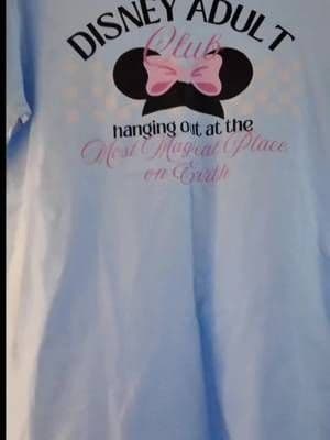 Calling all Disney girlies🎀 🐭 🧚♀️ 🫧 Not sure where to get your cute Disney tees from for your upcoming trip?! 🎟️ ✨ 💘 Magical Days Boutique 🎀💖 use code CHELSEA10 for discount ✨✨ #waltdisneyworld #disneyworld #disneyoutfit