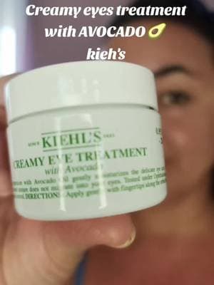 #publicidad en colaboración con @Kiehl's Since 1851 Esta crema lo tiene todo: hidrata, nutre, ilumina y además te ayuda a que tú maquillaje te dure horas ( sin cuartear). #avocadoeyexlorealistar #avocadoeye#lorealistarspain#skincare