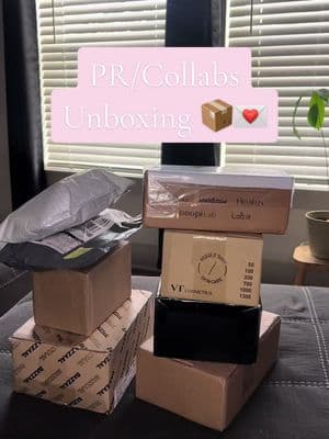 PR/ Collab unboxing! 💌📦 So excited to try out all these new products everything from makeup to skin care to hair care and more! Coming back from a short trip to all this was the best! Felt like Christmas 😅🥰💗🤌🏽✨ #ugc #latina #ugccontentcreator #ugcjourney #unboxing #collab #skincare #beauty #makeup #pr #unboxinghaul #microinfluencer #bazzal #ugccontentcreator #drg #fwee #briogeo #kaine #prada #aveda #vtcosmetics #yeojukorea