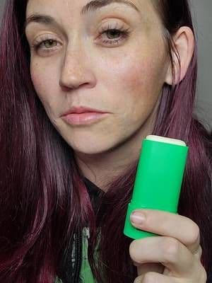 Your skincare-obsessioed big sister is here to tell you that sunscreen should never be a chore. 💅 The Haruharu Wonder Sun Shield feels like nothing, has #Niacinamide for extra skincare benefits, and is #SensitiveSkin approved. But the real tea? It’s 52% OFF right now for #BlackFriday2025 . Don't be silly, go get your skin protected. Your future self will thank you. #tiktokshopblackfriday