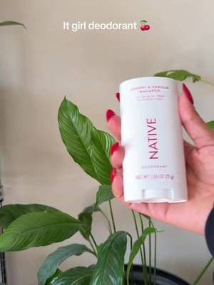 Smells so distant and I feel confidant that it will protect me against sweating all day. It gives matcha girl aesthetics #complimentary #GiftedByNative #NativeCherryVanillaMacaronDeo #microinfluencer @influenster @Native