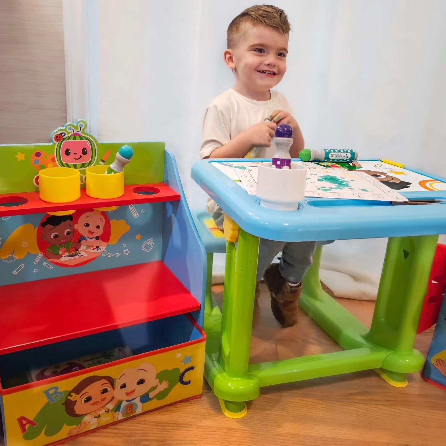 π Toddler Christmas gift idea π
β¨οΈ CoComelon 3-Piece Art & Play Toddler Room-In-A-Box by @deltachildren
βͺοΈ Includes D