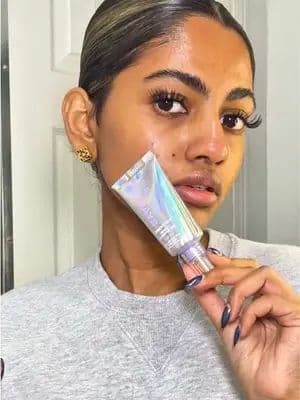 Achieve flawless, sun-protected skin with @Naked Sundays SPF-infused makeup essentials: ☀️Foundation Tint: A lightweight formula that provides seamless coverage while shielding your skin from harmful UV rays. ☀️CabanaClear Water Gel Serum SPF 50: This water-based serum offers high sun protection without clogging pores, making it a perfect base for your makeup routine. ☀️Hydrating Glow Face Mist Top Up SPF 50+: A revolutionary mist that allows you to reapply SPF over your makeup, keeping your skin hydrated and protected throughout the day. #nakedsundays #spf #spfskincare #sunsafemakeup #makeupreel #makeupvideos #skincareroutine #makeuproutine #grwm #sunprotection #explorepage #makeupoftheday #skincarecommunity #antiaging #gifted Sun protection. Sun safe makeup. Spf makeup. Tinted foundation. Makeup recommendations