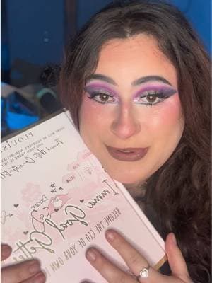 The perfect diary / journal if you love law of attraction, manifestation and if you practice gratitude! It’s currently on sale right now! #plouise #tiktokmademebuyit #manifestation #lawofattraction #2222