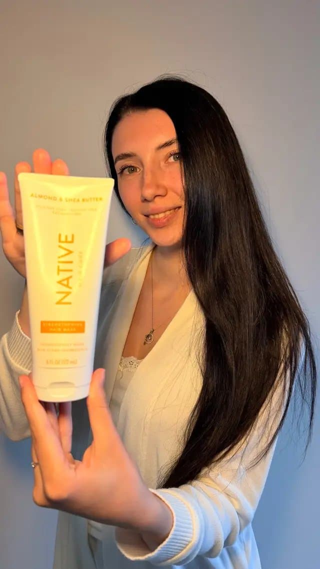 I liked this hair mask! It left my hair soft, smooth and less frizzy after one use. The scent is light and pleasant. I’d recommend it for a quick hydration boost. #complimentary #GiftedByNative #AlmondSheaButterHairMask @influenster @Native