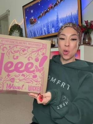 #snackbox #snacktok #tiktokshopcreatorpicks #Tiktokshopholidayhaul #weeeasiansupermarket