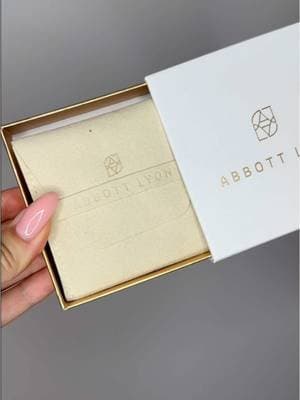 Unbox my NEW pieces from @Abbott Lyon β¨β¨π use the link in my bio! #abbottlyon #TheALCollective #unboxing #gifted #ad