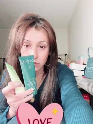 If you haven’t tried the caudalie face mask yet what are you doing? @@Caudalie ##TikTok##TikTokShop##TikTokCreator#caudalie##Skin##Clean##Mood##Brighter##BrighterSmootherSkin##DetoxSkin##BrighterSkin##ObsessWithcaudalie