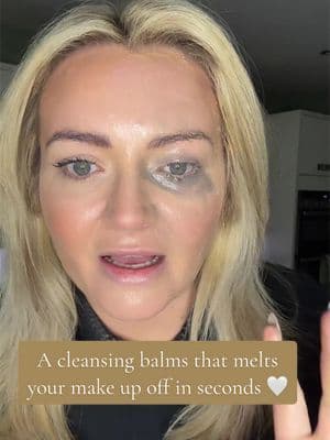 @Wonderskin cleansing balm melts off your makeup in seconds, even your mascara 🤍#cleansingroutine #cleansingbalm✨ #cleansingbalmseamakeup #tiktokmademebuyit #dealdrop