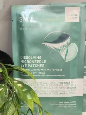 skyn iceland dissolving microneedle eye patches are not your regular eye patches… they actually melt into your skin and target those tired under-eyes so they look smoother, more refreshed, and less puffy 😭 #tiktokshopfinds #tiktokshopbeauty #eyepatches #darkcircles #skincaremusthaves