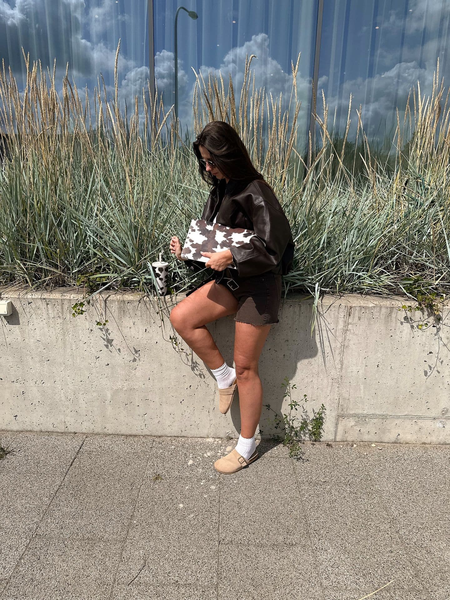 Krowie łatki, ale w wersji total fashion 🐄✨
Bo kto powiedział, że kawa smakuje lepiej tylko w zwykłym kubku?
Który pr