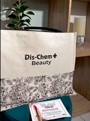 Dis-Chem sent me the cutest welcome hamper🎁🥺 I'm so excited to be a part of the Glam Crew💕🌸 Shop their Christmas gifting in store or online. #ad #GlamCrew #Festive @Dischem_pharmacies #DisChem