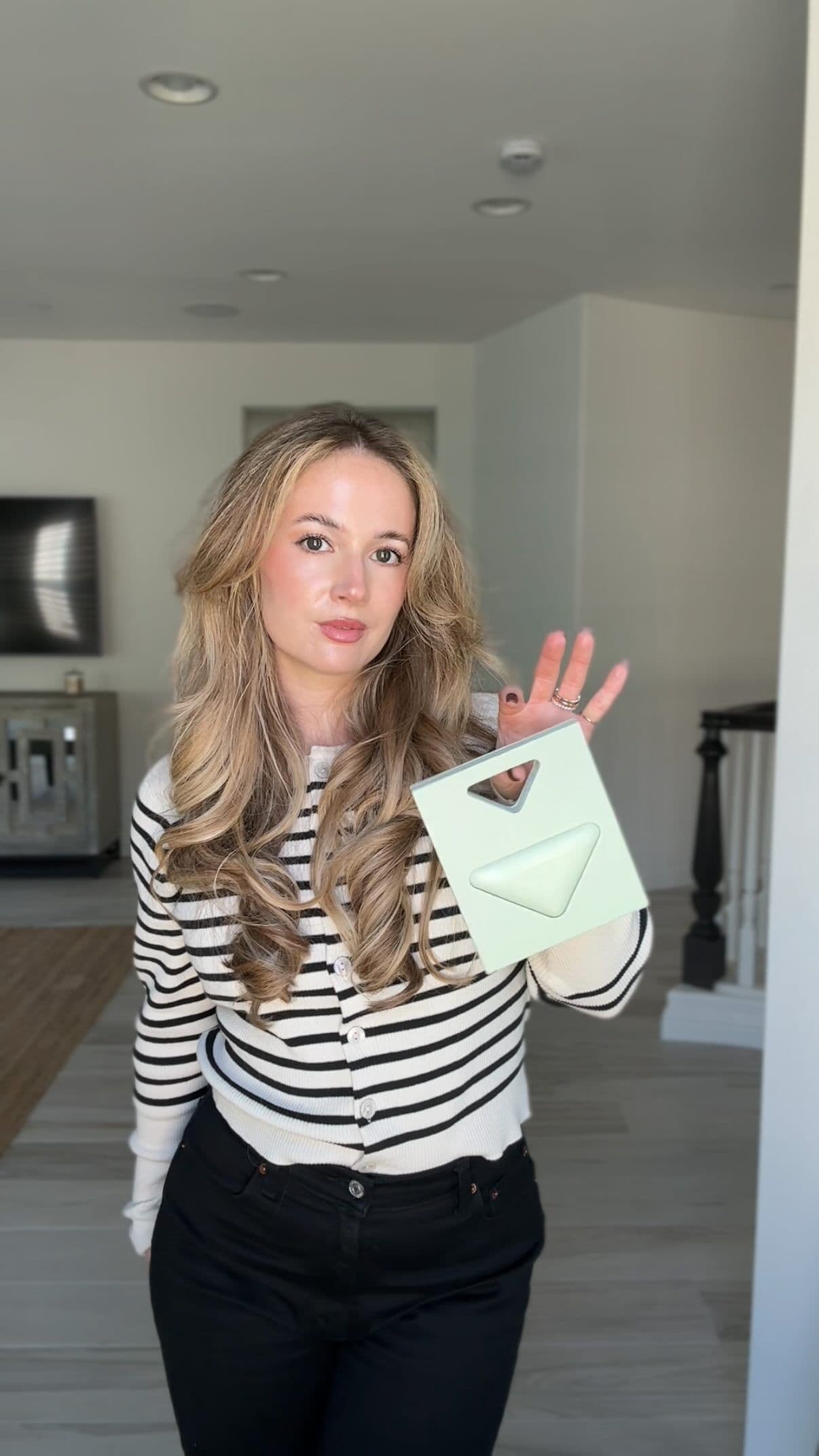#GiftedByPradaBeauty no dry winter hands around here! shes hydrating and smells so good @pradabeauty #PradaBeauty #prada