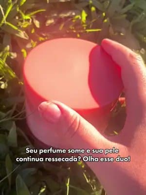 O Amalfi Sunset da Skelt une body splash com hidratante corporal para deixar a pele macia e perfumada. A fragrância tem uma proposta cítrica e floral, com notas de bergamota, jasmim, rosa, âmbar e musk. O hidratante conta com manteiga de karité e vitamina E para ajudar a manter a hidratação por até 48 horas. 🍊✨ #tiktokshopbr1111 #promo1111 #Skelt #AmalfiSunset #BodySplash