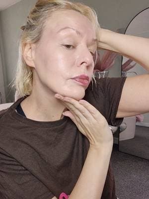 This has become my every day makeup/skincare combo in 1! If glass skin and skincare are your vibe, you will love this duo ๐ซถ #TikTokMadeMeBuyIt #dealdrops @mixsoon.uk