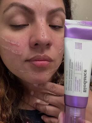 Biodance Rejuvenating Caviar PDRN Capsule Cream. Esta crema combina PDRN de ADN de salmón y extracto de caviar para hidratar profundamente, nutrir la piel y ayudar a fortalecer la barrera cutánea. Sus cápsulas se derriten al contacto con la piel y dejan una textura suave, fresca y con un glow increíble. #Biodance #purplecream #pdrncream #koreanskincare #tiktokshop @Biodance Store US @Biodance Store SG