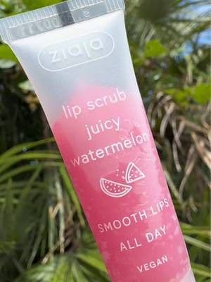 I dare you not to lick it! ๐คช๐ Yes, it tastes delicious ๐ but it also works โ smoothing, softening, and leaving your lips feeling instantly juicy. The Juicy Watermelon Lip Scrub from Ziaja is gentle, vegan, and seriously affordable. Smooth lips, sweet flavour, and a fresh, glossy look โจ What more could you want? ๐๐ ๐๏ธ Use my discount code ANIA10 at checkout. @ziaja #ad #Ziaja #BrandAmbassador #LipScrub #WatermelonVibes #JuicyLips #VeganBeauty #Glow_with_Ania #selfpurchased