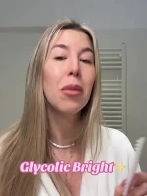 Glycolic Bright se renueva para ser una bomba antimanchas y lo suavecita que queda la piel, uff no les puedo explicar. La sensación es DIVINA Y obvio les dejo de regalito un cupón de descuento SQUAD10 @L’Oréal Paris #skincare #ad #glycolicbrightmelasyl #rutinadeskincare