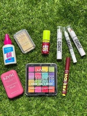 It’s not just a flat lay – it’s my current NYX rotation 😎 From tried-and-tested staples to new favourites, this mix has been brightening up more than just my makeup bag: ✨ The Face Glue – clingy, and I love it! 💗 Buttermelt Blush in Butta Cup is my go-to for that soft flush – buttery, buildable, and blends in seconds. 🎨 I Know That’s Bright palette brings the fun – bold shades that actually show up on skin. 🖍️ Jumbo Sticks? Quick, pigmented, and perfect for those “mum life but make it glam” days. 💋 Fat Oil Slick Click, Fat Oil and Duck Plump are just addictive – hydration, shine, plump and colour, depending on my mood. 🌟 And that new highlighter? Didn’t expect to love it as much as I do, but now I’m reaching for it daily. Glowy, not glittery. Just how I like it ✨ If you haven’t dipped into NYX recently… consider this your sign. Available at @Superdrug @nyxcosmetics_uk #ad #Glow_with_Ania #contentmasters #makeupaddyx #NYXCosmetics #SuperdrugCustomerCommunity #NYXMustHaves #ButtermeltBlush #FatOilSlickClick #NYXJumboStick #FaceGluePrimer #UltimateBrightPalette #MakeupThatLasts #MumApprovedMakeup #NYXUK #ComproDoPequeno