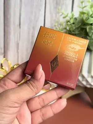 The kind of textures that speak for themselves. The Charlotte Tilbury Luxury Palette in Copper Charge delivers that effo