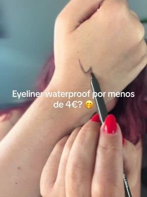 🤎 ¿Un eyeliner waterproof por menos de 4 €? 🤭 Tenía que probarlo🙌🏻 El Waterproof Pencil Gel Liner de MQNY en el tono Espresso Latte me ha sorprendido muchísimo👏🏻 Tiene una textura cremosa, se desliza con facilidad, pigmenta desde la primera pasada y deja un acabado definido pero mucho más suave y natural que un eyeliner negro. Además, al ser waterproof, aguanta muy bien durante el día🔝 Si quieres probarlo, puedes encontrarlo en @YesStyle desde el enlace de mi bio y ahorrar con mi código ANACRESPO10. ✨ @mqny_official #YesStyle #YesStyleInfluencers #MACQUEEN #ad #BrownEyeliner