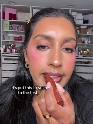 This lip stain is highly pigmented, delivers vibrant, buildable color with just one swipe. Feels comfortable on the lips. Long-lasting, Provides 12 hours of wear without feathering or bleeding. Features a precision chisel tip for effortless, defined lip application. #lipstain #lipliner #viralbeauty #tiktokshop #palladiolipstain