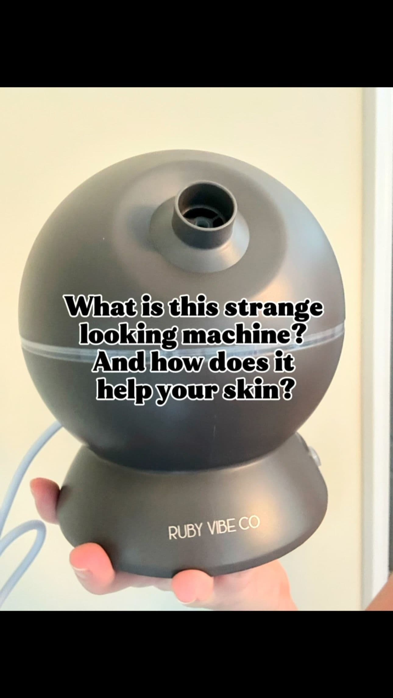 Hotglow & Coolbreeze Facial Mist | 2-in-1 Hot & Cold Facial Steamer by @rubyvibeco is a new favourite!
This steamer is s