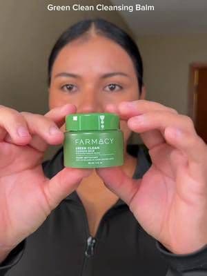 Mi dúo favorito para una limpieza completa 💚✨ Elimina maquillaje, SPF y suciedad, dejando la piel limpia, suave e hidratada. @Farmacy Beauty #giftedbyfarmacy