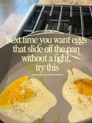 The pan that's making our chaotic breakfasts a little easier lately 🍳 gifted by @Caraway Home , non-toxic ceramic coati