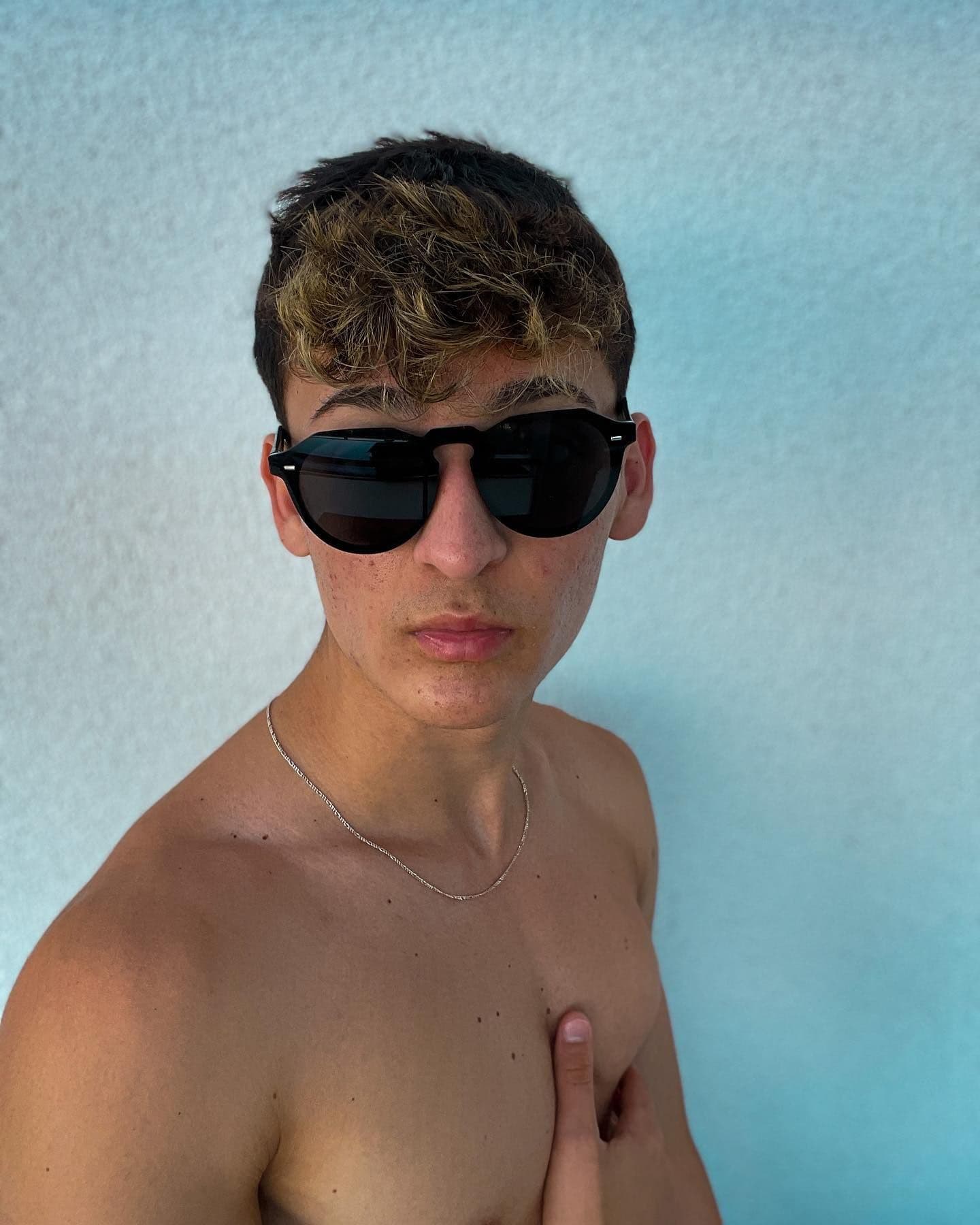 Wenomechainasama 🌴🦦
#hawkerscrew#hawkers#ad