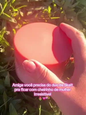 🥹💕 O duo da Skelt com creme hidratante + body splash é aquele mimo que toda mulher vaidosa merece ter na penteadeira. Pele macia, cheirinho delicioso e aquele toque de autocuidado que faz a gente se sentir ainda mais linda. 🎀✨ #Skelt #BodySplash #HidratanteCorporal #TikTokShopBR1111 #Promo1111 @Skelt Cosmetics