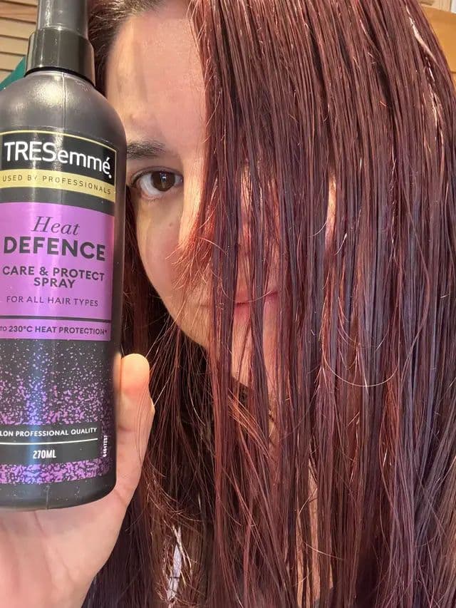 I’ve been using the TRESemmé Heat Defence Care and Protect Spray for over 15 years now, long before I ever shared beauty content online. It’s always been a non negotiable step before blow drying or styling. It feels lightweight on the hair, helps keep it smooth, and gives peace of mind knowing it protects up to 230°C. Easy to use, no heavy residue, just protected hair ready for styling. @TRESemmé UK #ad #gifted #TRESidents #TRESidentHeatDefence #glow_with_ania