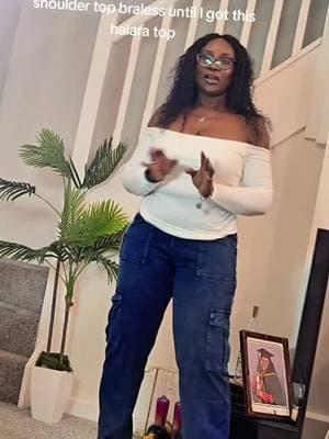 This is most beautiful off shoulder out here and the jeans is so unique. It has multi pockets, stretchy and comfy. @Halara UK Shop #halarajeans #stretchyjeans #offshouldertop #falloutfit #tiktokmademebuyit