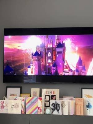 Cancel your plans and stay in 🛋️ 🧸 get cosy, light a candle, your favourite film on @Disney+ and grab your oodie @The Oodie ☁️ sounds like a perfect evening to me 🕯️ #AD #GIFTED #oodie #disneyplus #disney