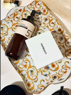 Skincare coreana che funziona ✨ sto usando @numbuzin facial spa cleanser 5+ : un detergente super delicato ma efficace, lascia la pelle pulita e fresca senza seccare e concentrated toner pads 5+ : Ideali se cerchi glow, pelle più luminosa e dall’aspetto sano ✨#skincare #ugc #numbuzin #skinglow #gifted