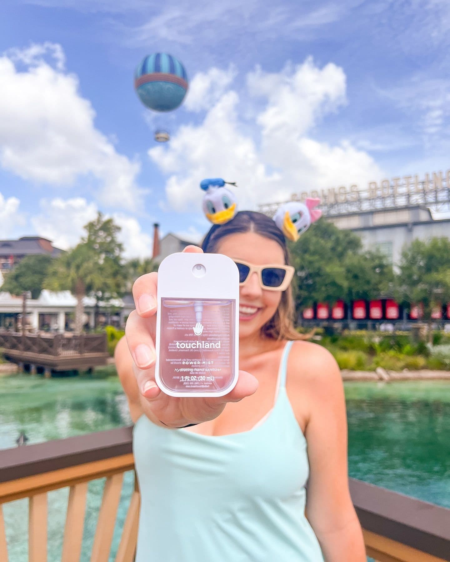 summer might be coming to an end BUT that doesn’t mean you should stop using hand sanitizer!!
.
Remember besties, no ma