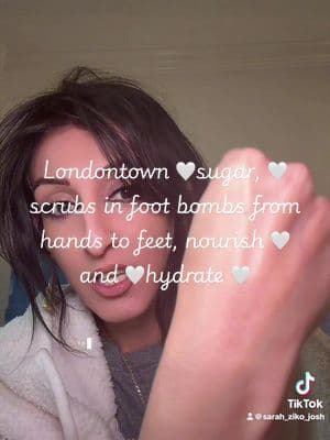 You want the perfect soft glow hydrated, feet and hands. Try this. I highly recommend that yโall thank me later @LondontownUSA #DealsForYouDays #l#londontown#t#tiktokshopsummersaleS#SummerTurnUp#f#footscrub