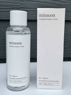 Pure, Simple, Powerful – Meet Mixsoon Centella Asiatica Toner 💧 When skincare is done right, less is more – and Mixsoon Centella Asiatica Toner is the perfect example of that philosophy. With a minimal yet effective ingredient list, this toner is all about pure hydration, skin-soothing benefits, and simplicity at its finest. 🩵 Why it’s a must-have? Centella Power – Soothes irritation & strengthens the skin barrier 🧊 Cooling & Calming – Refreshes and hydrates instantly 🌱 Minimal Ingredients – No unnecessary fillers, just skin-loving goodness ❄️ Fast Absorbing – Lightweight, non-sticky, and layers beautifully 💦 Hydration Boost – Gives your skin that fresh, plump look Perfect for all skin types, especially those needing a gentle yet powerful skincare step! 🤍 Get yours at YesStyle and use my code SAFJB5OF for extra savings 💙 @mixsoon @mixsoon_influencer @YesStyleInfluencers #Mixsoon #Centella #GlassSkin #MinimalSkincare #Glow_with_Ania #KBeauty #SkincareRoutine #SoothingSkincare #SkincareEssential #KoreanSkincare #YesStyle #Ad #Gifted #mixsoonskincareset_ys #koreanskincare #doublestepcleansing #cleansing #centellatoner #beanessence #essence #skintok #3essencelayering #hyaluronicserum #serum #centellasuncream #suncream #soybemilkpad