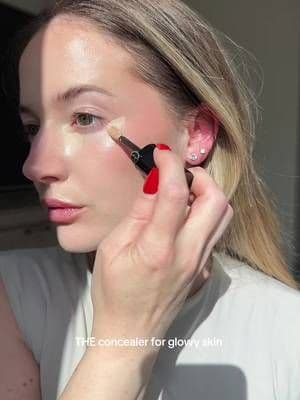will be livinggg in this Luminous Silk Concealer all summer @Armani beauty @sephora #giftedbyarmanibeauty #armanibeauties #luminoussilk #glowymakeup #softmakeup #naturalmakeuplook