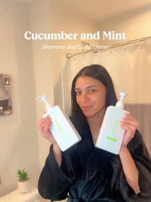 Estoy probando esta línea de NATIVE en Cucumber & Mint y honestamente huele a limpieza total. El shampoo deja el cabello