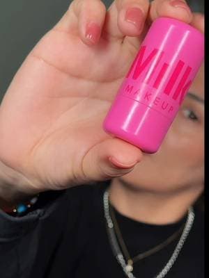 Este gloss literalmente deja los labios como vidrio 😭✨ #TikTokShop #TikTokShop #LipJelly #MilkMakeup #GlossyLips