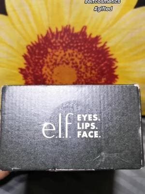 Umboxing de los correctores satinados de @e.l.f. Cosmetics ππππ #SoftGlamSatinConcealer #elfcosmetics #Gifted #trendtok #beautytok #descubre #fyp #parati #paratiiiii #tendencia #recomendado #lifehack #tiktokviral #viralproduct #viralfinds #musthave
