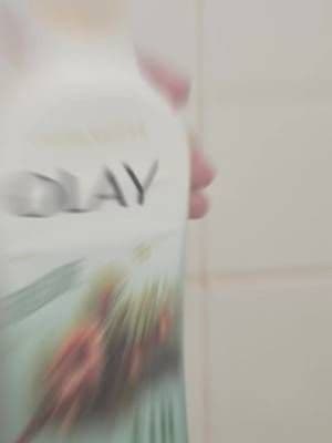Bring the holiday vibes straight to your shower 🎄🔥 @influenster @Olay Skin Care #Influenster #complimentary #GiftedBy