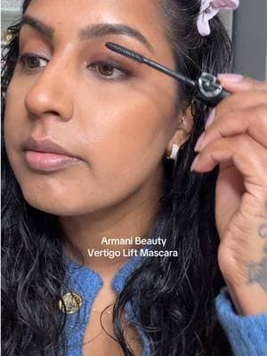 I’m trying out the new Vertigo Lift Mascara by @Armani beauty and I’m really impressed! The formula is nourishing, buildable, and lightweight, and it effortlessly separates my lashes while holding the curl all day long. The shape of the wand and the bristles are perfectly designed to reach even the tiniest lashes. Just take a look at the difference—this is all from just one coat! #giftedbyarmani #armanimakeup #beautyreview #VertigoLiftMascara #mascarareview #mascara