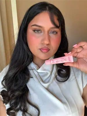 Have u ever see such moisturizing lipgloss??? Inspo from @claudia ᵕ̈ Trying the @퓌(fwee) smoothie lip balm in GWO1 mang
