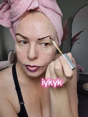 Girls iykyk with this @Wonderskin 💋 brow and lip stain! I literally can't live without them, applied after every shower ✔️ #TikTokMadeMeBuyIt #dealdrops #lipstain #browsonpoint
