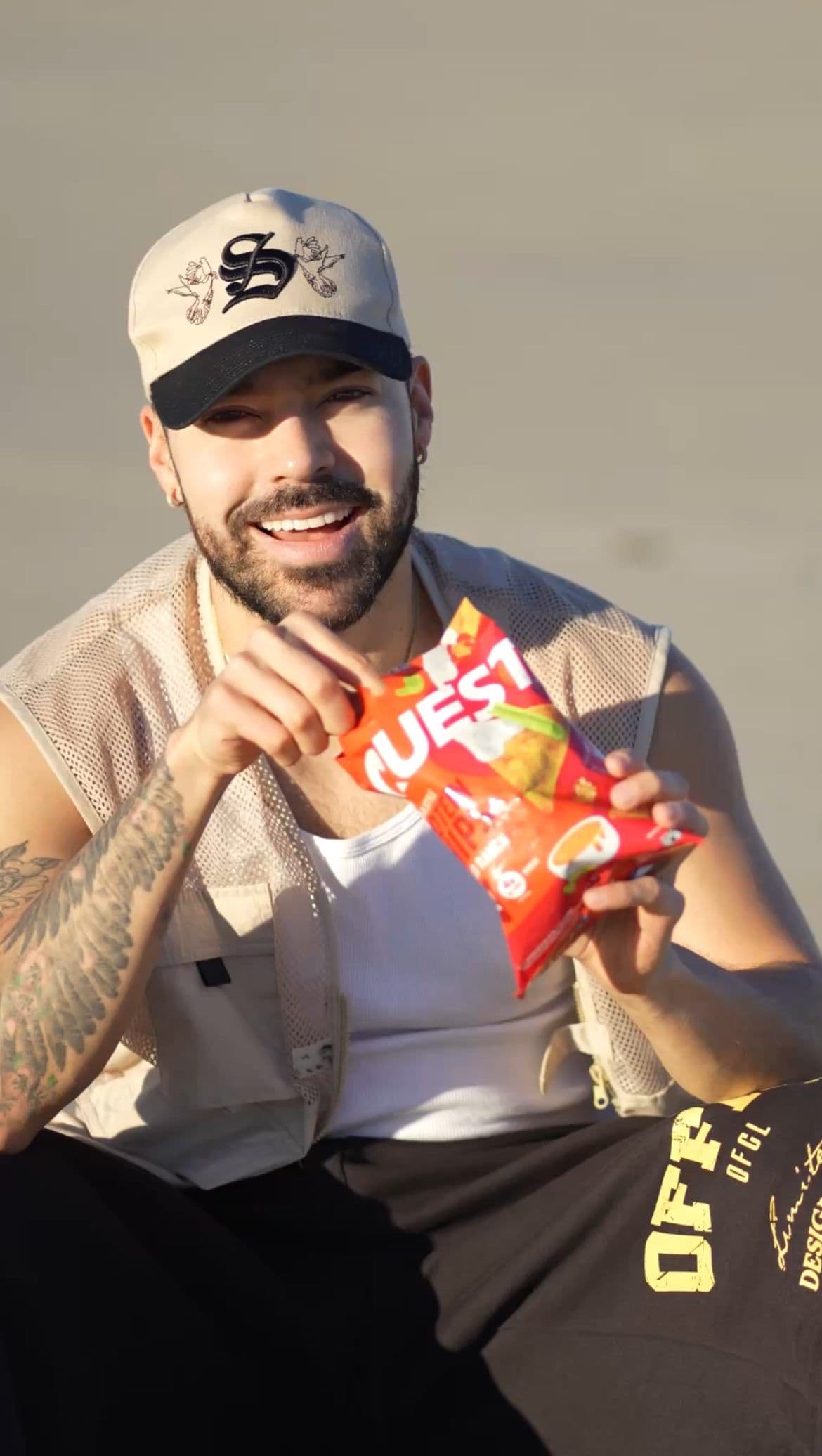 The new @questnutrition Bufallo Ranch are Bomb 🤤💥
19g of protein !! I’m here for it !!
You can find it at your near