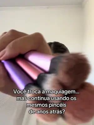 Renovar seus pincéis pode mudar completamente a forma como sua maquiagem fica na pele. #KitPinceis #Make #BeautyRoutine #MakeupLover #TikTokShopBrasil
