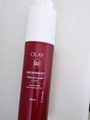 AD ❤️Firm, hydrate, and protect your skin with Olay Regenerist SPF50+❤️ Adding this one step to your skincare routine, which is powered by Olay Collagen Peptides, Niacinamide, and Pro Vitamin B5, will protect your skin from UVA + UVB. This product will help prevent the signs of ageing & hydrate your skin for 24 hours. I was using Olay Regenerist SPF50 + before I was selected for this campaign because I really like the light weight, non sticky fluid which does not leave a white cast & is perfect as a primer under makeup. I love the twist pump bottle because it dispenses the perfect amount for your face & neck. The fragrance of the product is gorgeous too. ❤️ @Olay UK @The Influence Room #AD #olaySPF #onlyolay #myolaypeptides